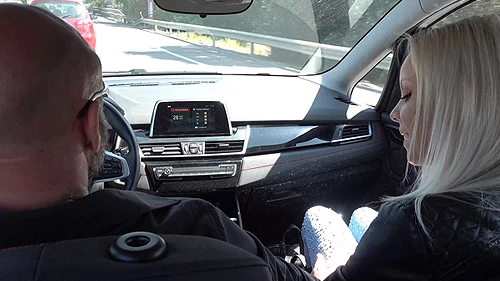 Hot blonde Babe gives a wet Blowjob to her Driver and gets fucked hard after: Ansehen auf EroticOnly.DE